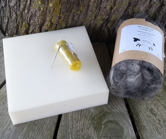DIY kit 2 grytlappar med gul dekor
